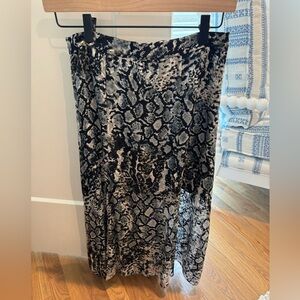 Alice and Olivia mid leg slit skirt